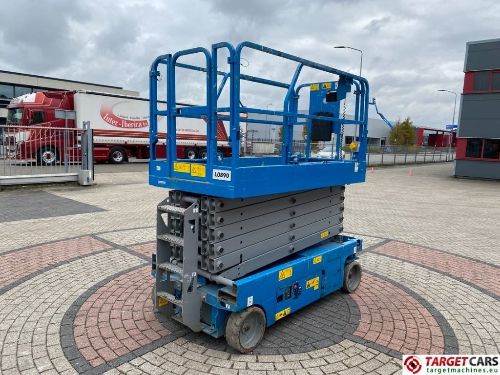 Genie GS-4047 Electric Scissor Work Lift 1389cm  - Scissor lift: picture 3 Genie GS-4047 Electric Scissor Work Lift 1389cm  - Scissor lift: picture 3