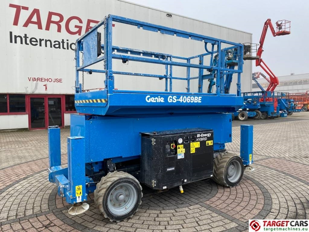 Genie GS-4069BE HyBrid Scissor Work Lift 1412cm - Scissor lift: picture 1 Genie GS-4069BE HyBrid Scissor Work Lift 1412cm - Scissor lift: picture 1