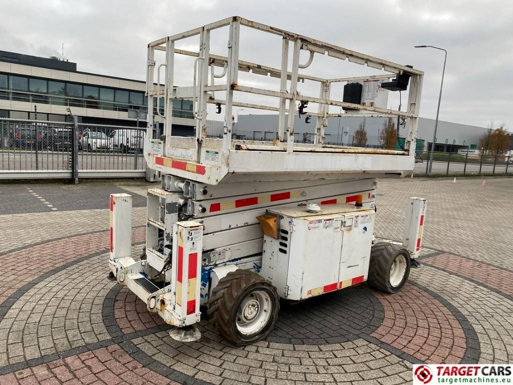 Genie GS-4069RT Diesel 4x4 Scissor Work Lift 1412cm - Scissor lift: picture 3 Genie GS-4069RT Diesel 4x4 Scissor Work Lift 1412cm - Scissor lift: picture 3
