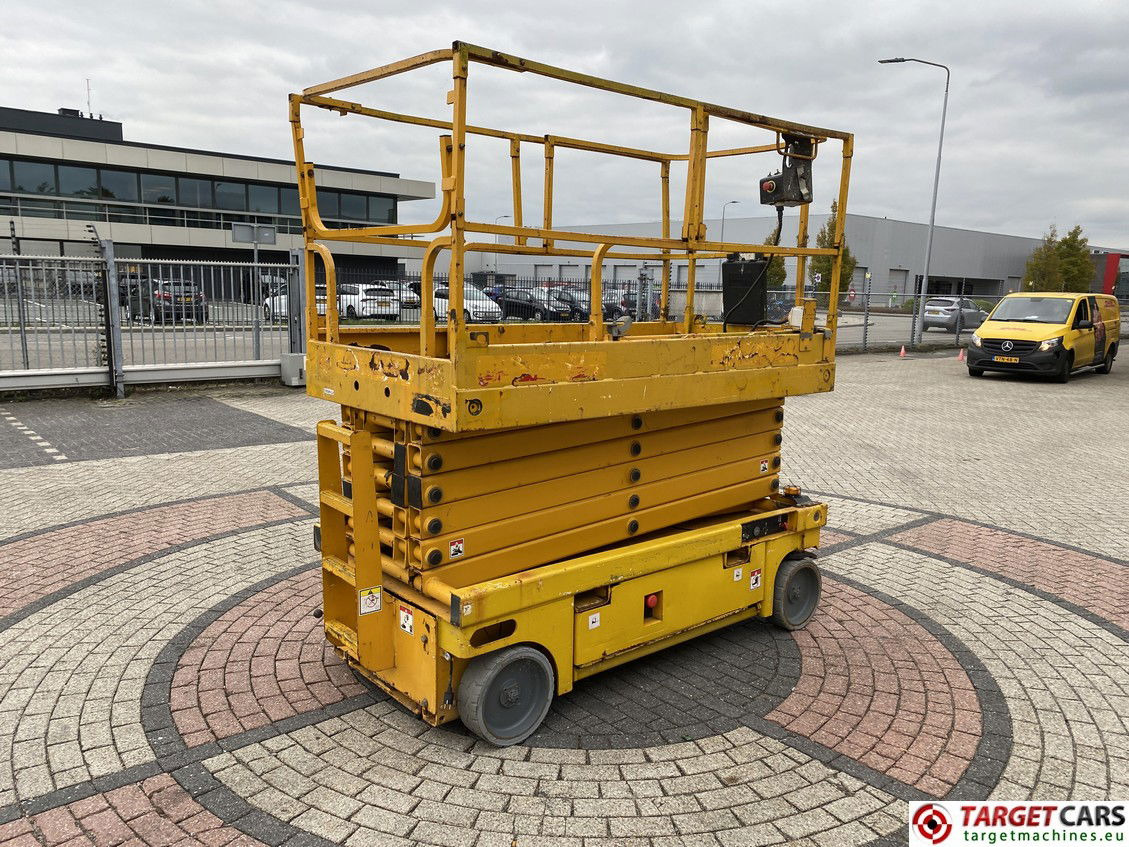 HAULOTTE COMPACT 14 ELECTRIC SCISSOR WORKLIFT 1385CM 2010 CE143991 - Scissor lift: picture 3 HAULOTTE COMPACT 14 ELECTRIC SCISSOR WORKLIFT 1385CM 2010 CE143991 - Scissor lift: picture 3