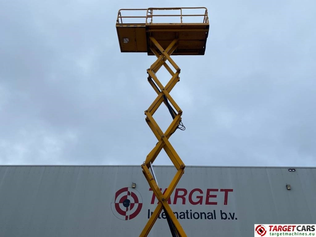 Scissor lift Haulotte Compact 12DX Diesel 4x4 Scissor Work Lift 1206cm: picture 20