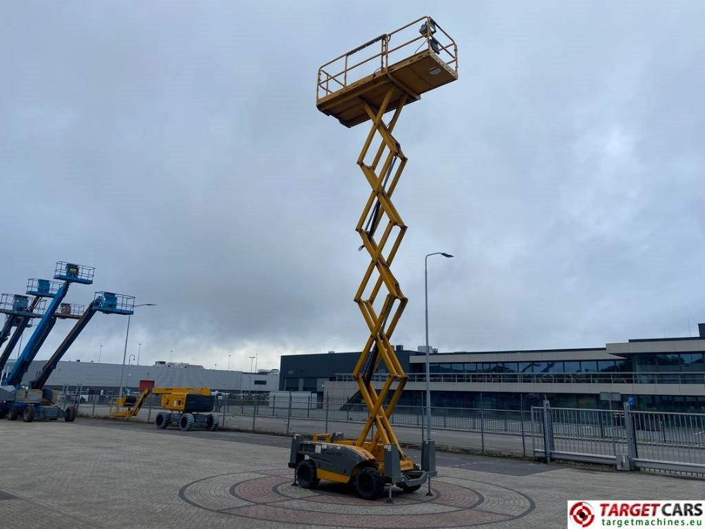 Scissor lift Haulotte Compact 12DX Diesel 4x4 Scissor Work Lift 1206cm: picture 7