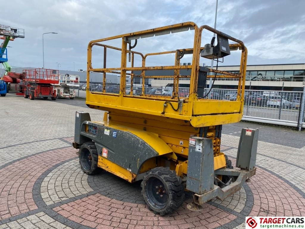 Haulotte Compact 12DX Diesel 4x4 Scissor Work Lift 1206cm - Scissor lift: picture 2 Haulotte Compact 12DX Diesel 4x4 Scissor Work Lift 1206cm - Scissor lift: picture 2