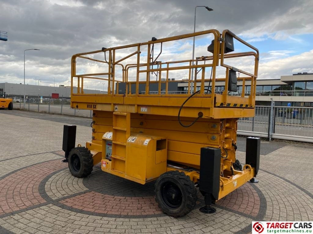 Haulotte H18SDX Diesel H18SX Scissor 4x4 Work Lift 1800cm - Scissor lift: picture 2 Haulotte H18SDX Diesel H18SX Scissor 4x4 Work Lift 1800cm - Scissor lift: picture 2