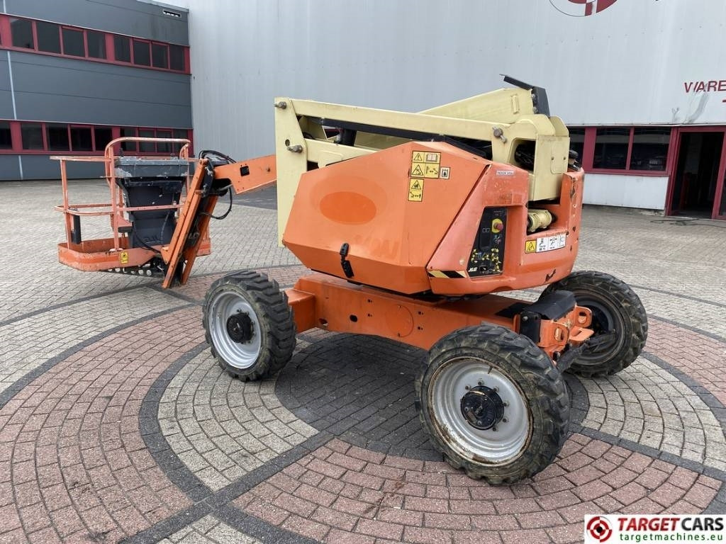 JLG 340AJ Articulated 4x4 Diesel Boom Work Lift 1233cm  - Articulated boom: picture 4 JLG 340AJ Articulated 4x4 Diesel Boom Work Lift 1233cm  - Articulated boom: picture 4
