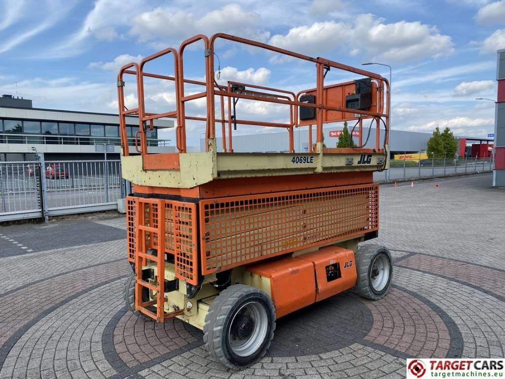 JLG 4069LE Electric Scissor Work Lift 1419cm - Scissor lift: picture 3 JLG 4069LE Electric Scissor Work Lift 1419cm - Scissor lift: picture 3