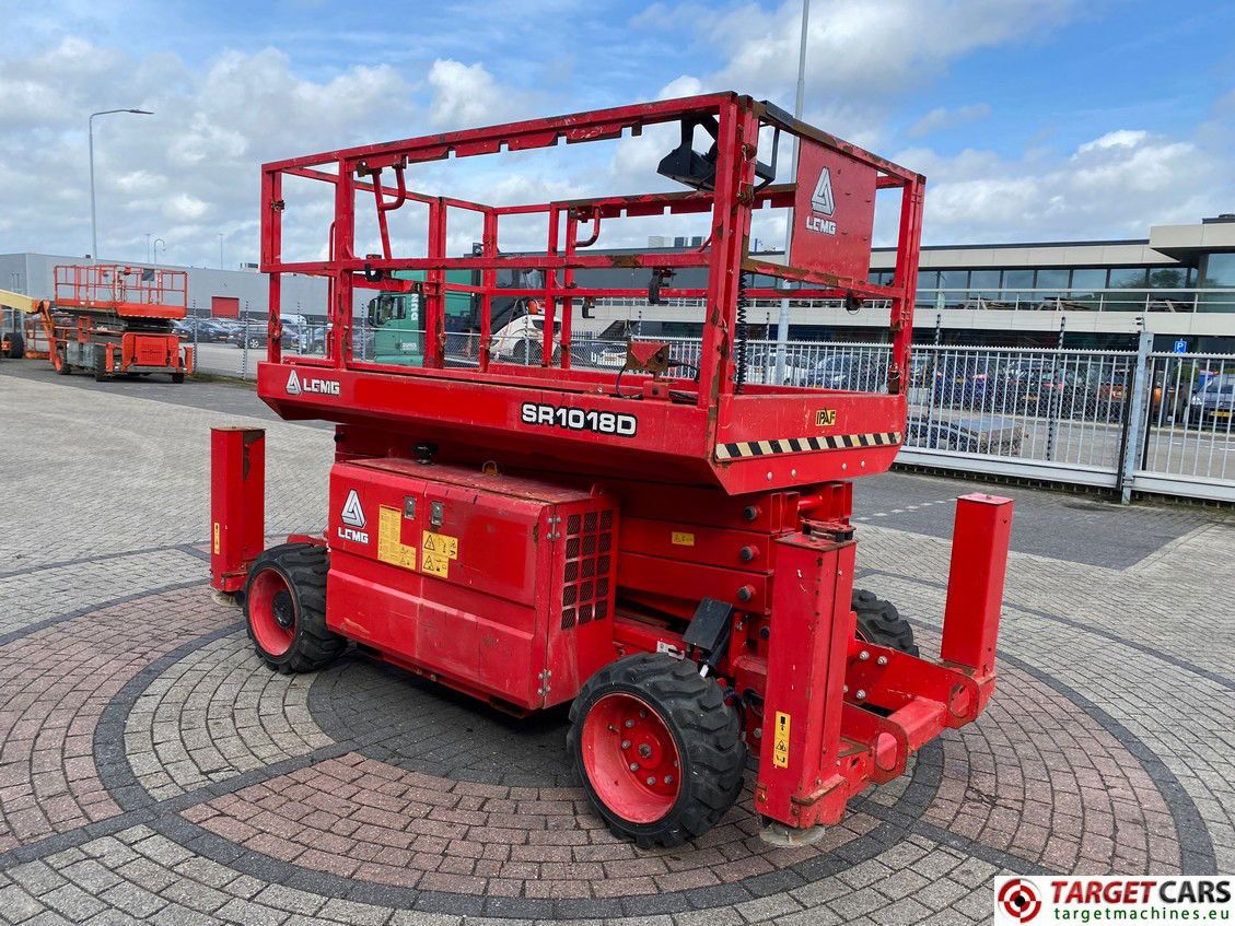LGMG SR1018D DIESEL SCISSOR WORK LIFT SR3369D RT W/JACKLEGS 1170CM 2021 829HRS - Scissor lift: picture 2 LGMG SR1018D DIESEL SCISSOR WORK LIFT SR3369D RT W/JACKLEGS 1170CM 2021 829HRS - Scissor lift: picture 2