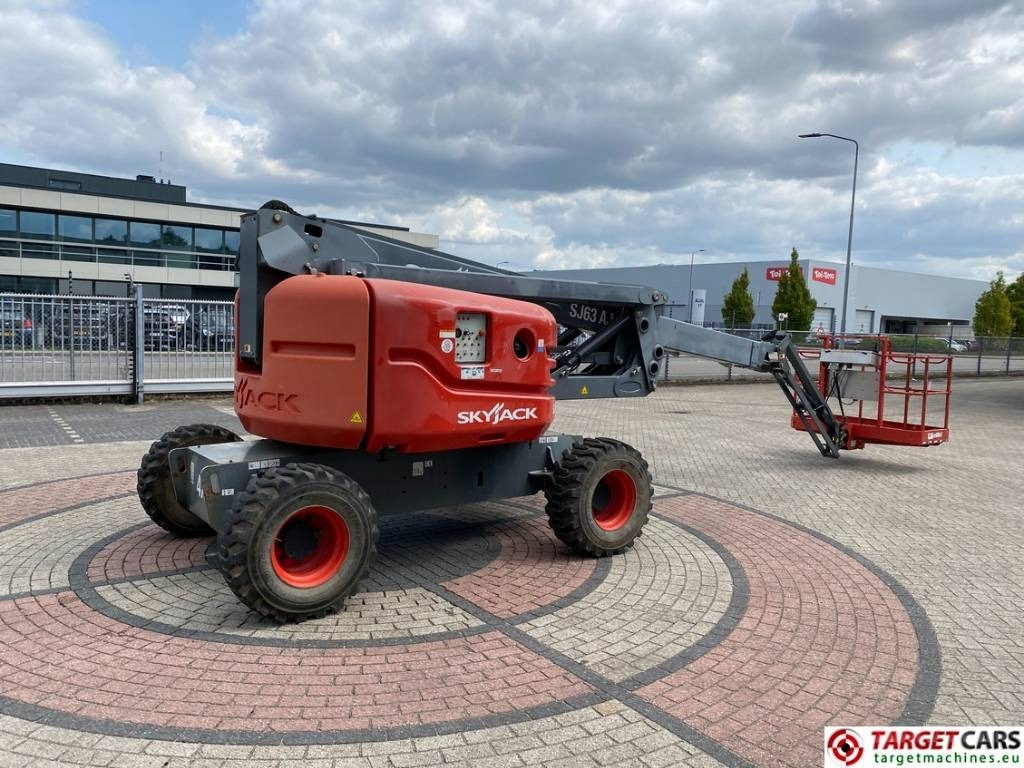 SkyJack SJ63AJ Articulated 4x4 Diesel Boom WorkLift 2136cm - Articulated boom: picture 3 SkyJack SJ63AJ Articulated 4x4 Diesel Boom WorkLift 2136cm - Articulated boom: picture 3