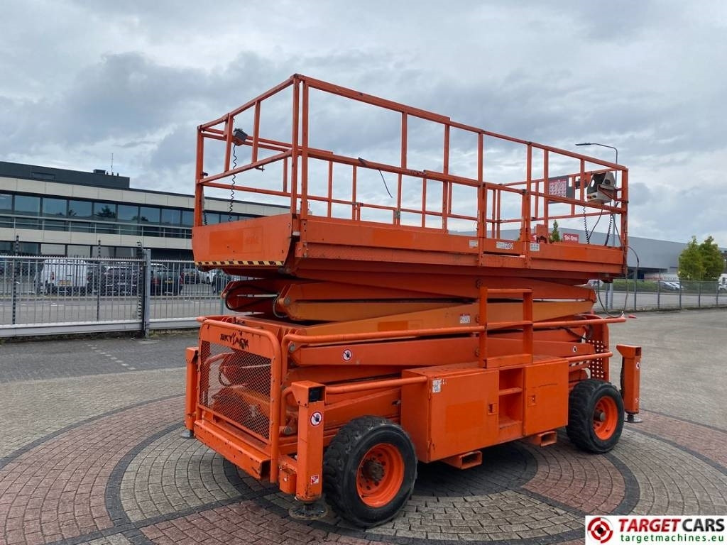 SkyJack SJ9250 RT Diesel 4x4 Scissor Work Lift 1720cm - Scissor lift: picture 3 SkyJack SJ9250 RT Diesel 4x4 Scissor Work Lift 1720cm - Scissor lift: picture 3