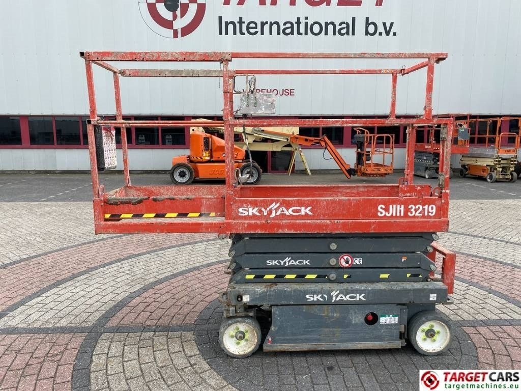 Scissor lift SkyJack SJIII-3219 Electric Scissor Work Lift 780cm: picture 32 Scissor lift SkyJack SJIII-3219 Electric Scissor Work Lift 780cm: picture 32