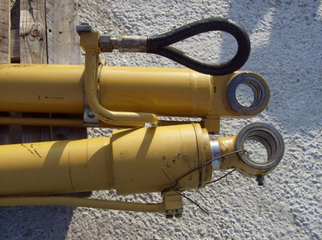 Caterpillar 317 NVA CILINDRI DI SALITA - Hydraulic cylinder for Construction machinery: picture 2 Caterpillar 317 NVA CILINDRI DI SALITA - Hydraulic cylinder for Construction machinery: picture 2