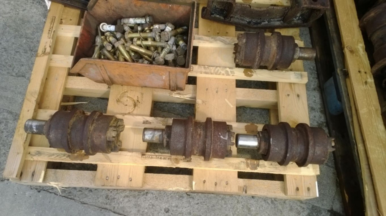 Caterpillar 317B LN RULLI SUPERIORI - Track roller for Construction machinery: picture 1 Caterpillar 317B LN RULLI SUPERIORI - Track roller for Construction machinery: picture 1