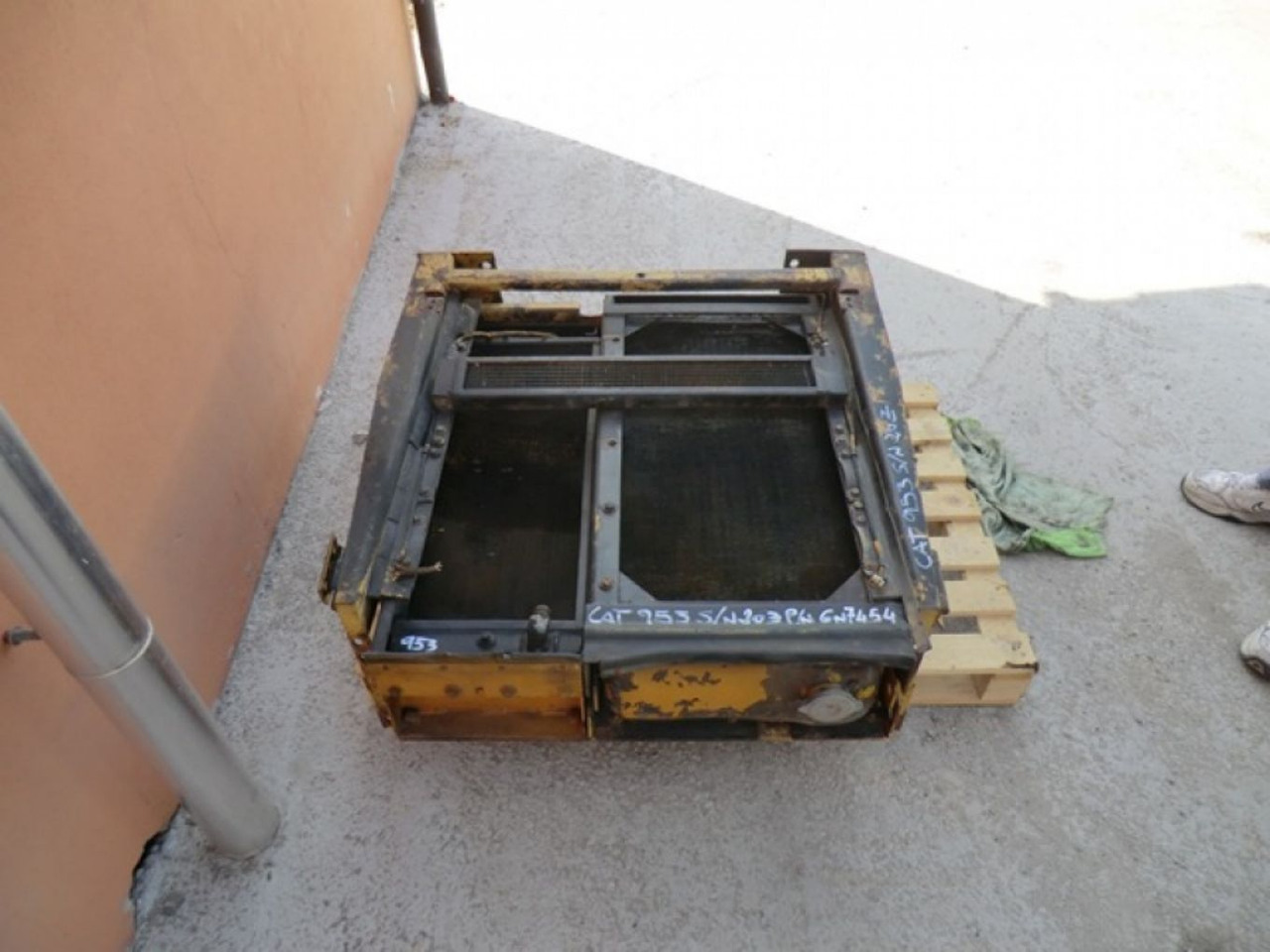 Caterpillar 953 RADIATORE ACQUA - Radiator for Construction machinery: picture 1 Caterpillar 953 RADIATORE ACQUA - Radiator for Construction machinery: picture 1