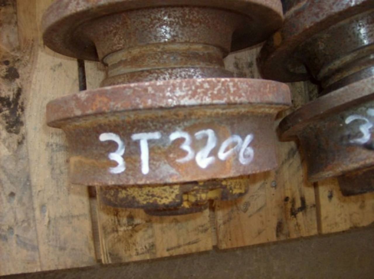 Caterpillar 963 Rulli superiori - Track roller for Construction machinery: picture 2 Caterpillar 963 Rulli superiori - Track roller for Construction machinery: picture 2