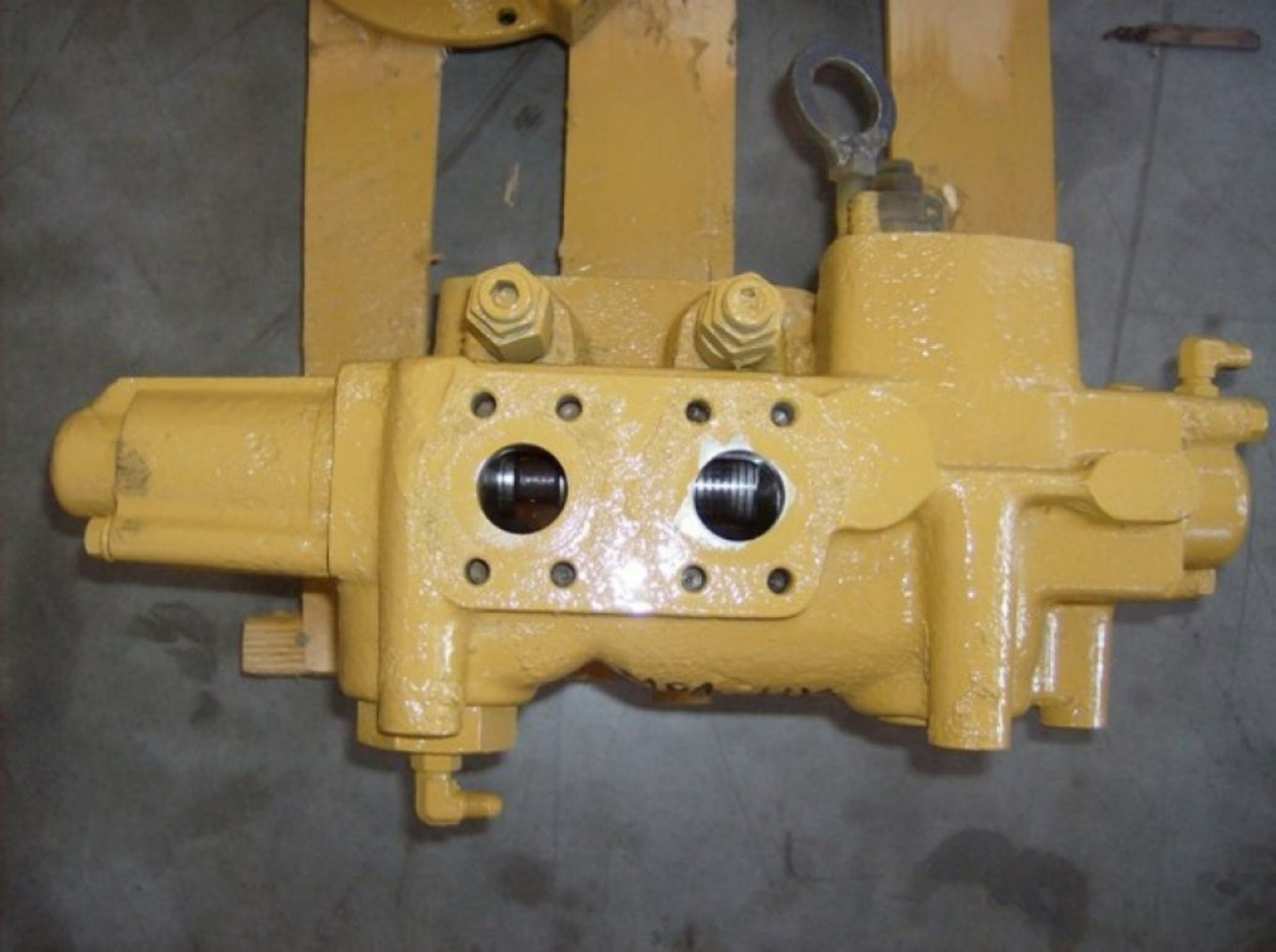 Caterpillar 966F II VALVOLA DISTRIBUTORE - Valve for Construction machinery: picture 3 Caterpillar 966F II VALVOLA DISTRIBUTORE - Valve for Construction machinery: picture 3