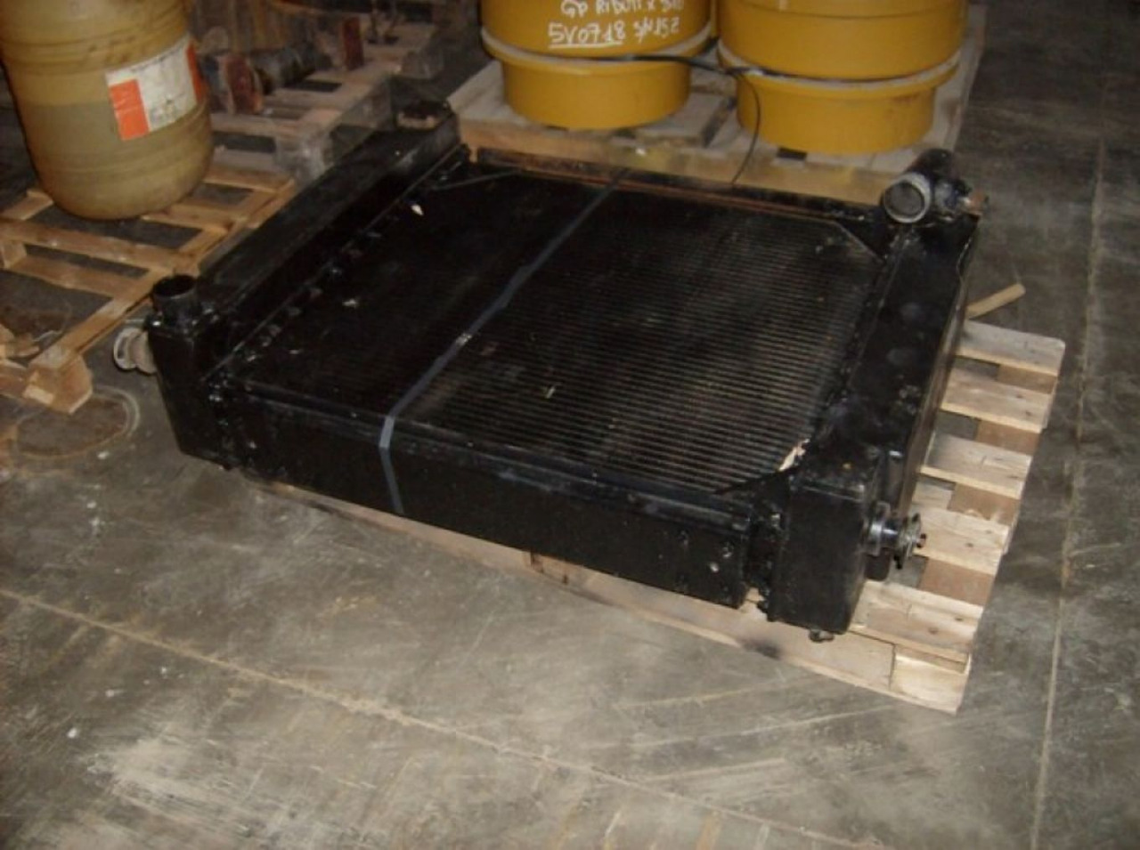 Caterpillar D300D GRUPPO RADIATORE - Radiator for Construction machinery: picture 2 Caterpillar D300D GRUPPO RADIATORE - Radiator for Construction machinery: picture 2