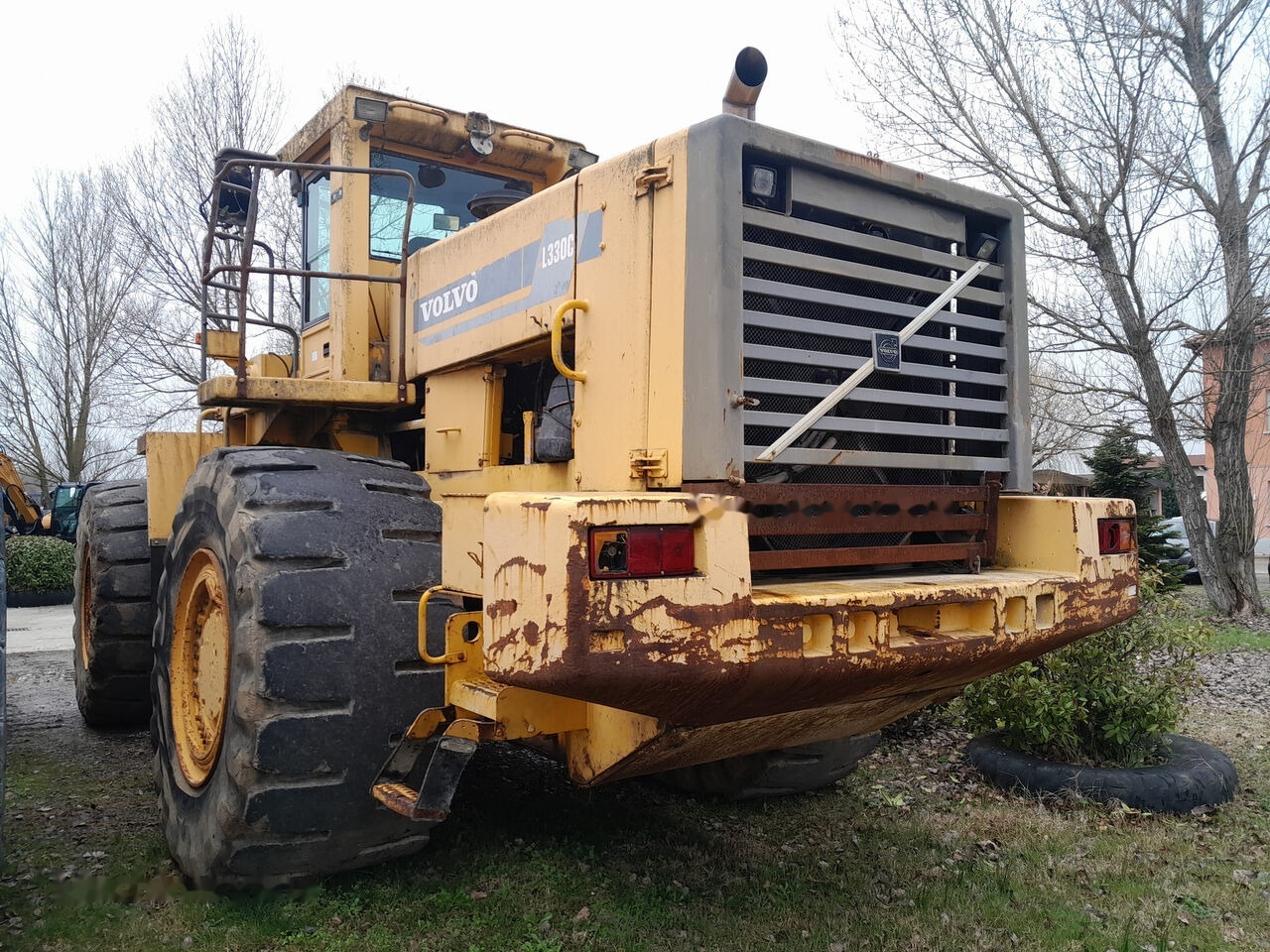 Wheel loader Volvo L330C: picture 1