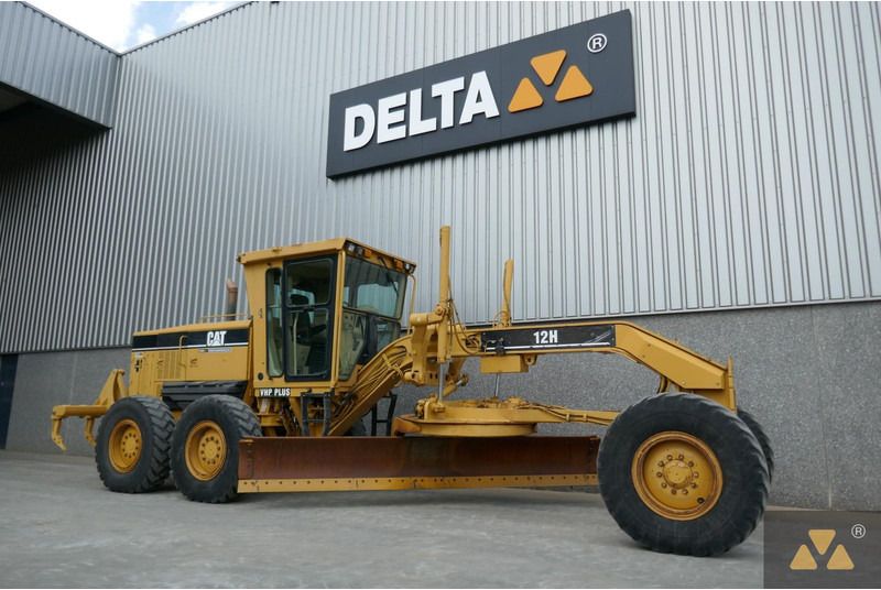 Caterpillar 12H - Grader: picture 3 Caterpillar 12H - Grader: picture 3