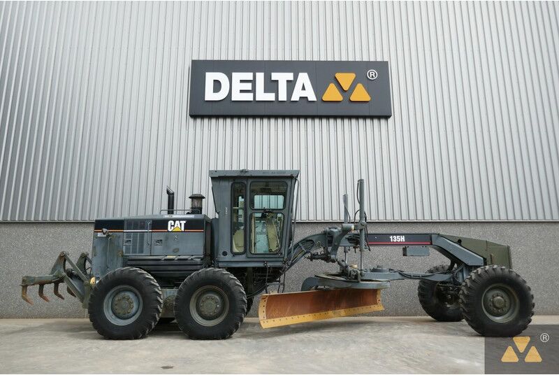 Caterpillar 135H Ex-army - Grader: picture 2 Caterpillar 135H Ex-army - Grader: picture 2
