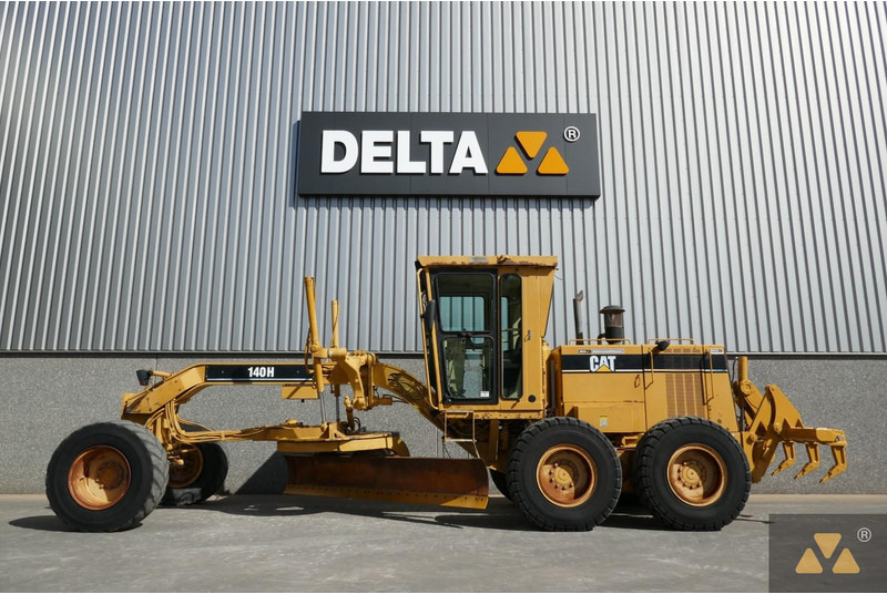 Grader Caterpillar 140H: picture 1