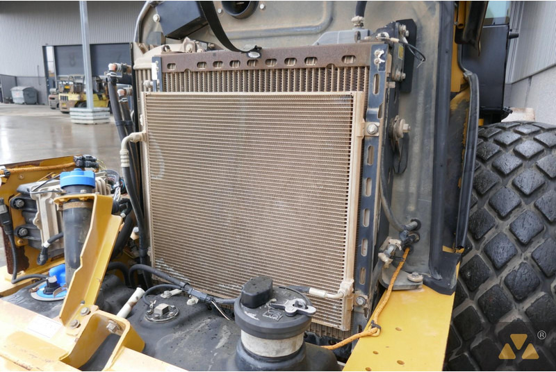 Roller Caterpillar CS68B: picture 15