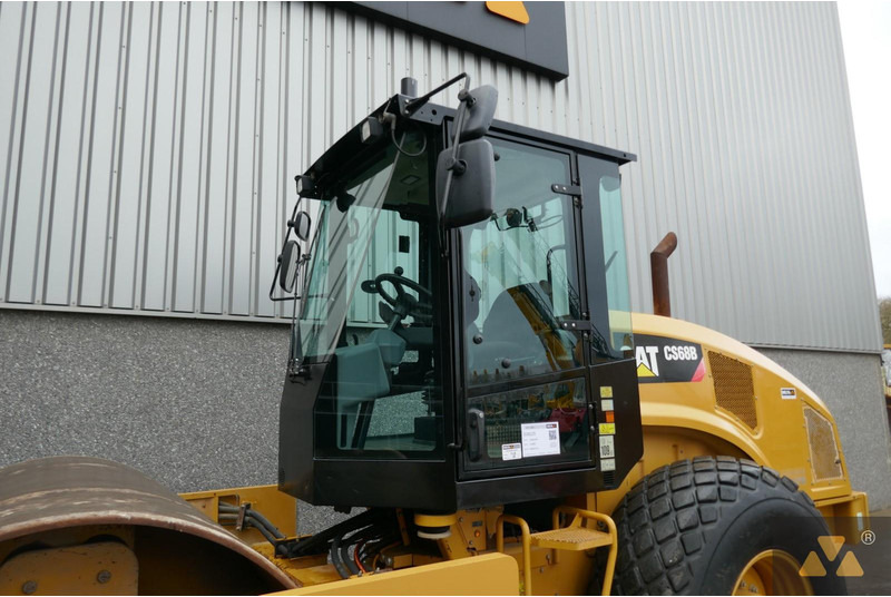 Roller Caterpillar CS68B: picture 11