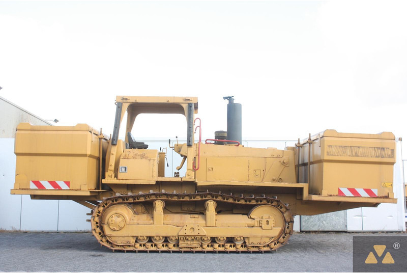 Caterpillar D6E Fuel tanker - Tank truck: picture 2 Caterpillar D6E Fuel tanker - Tank truck: picture 2