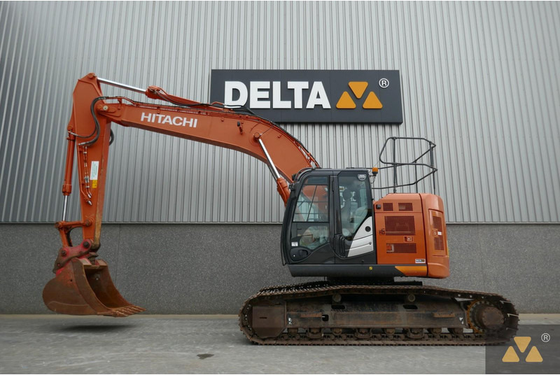 Hitachi ZX225USLC-6 - Crawler excavator: picture 1 Hitachi ZX225USLC-6 - Crawler excavator: picture 1