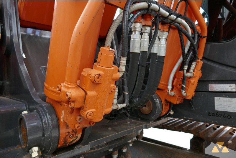 Crawler excavator Hitachi ZX300LC-6: picture 14