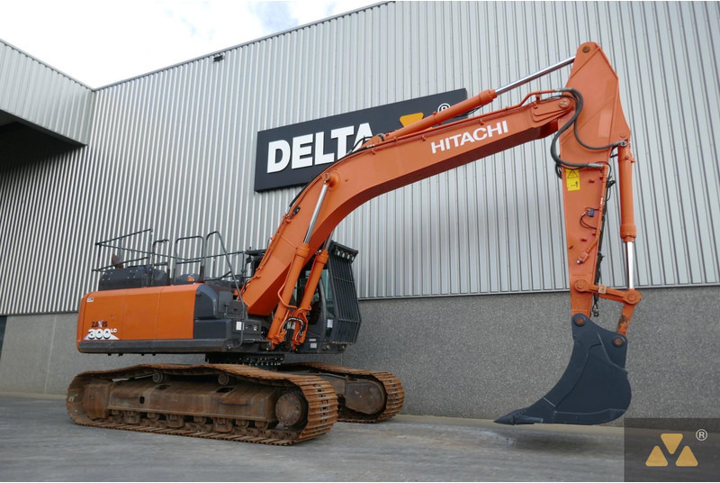 Crawler excavator Hitachi ZX300LC-6: picture 8