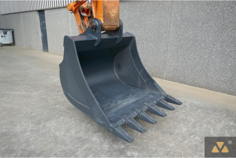 Crawler excavator Hitachi ZX300LC-6: picture 6