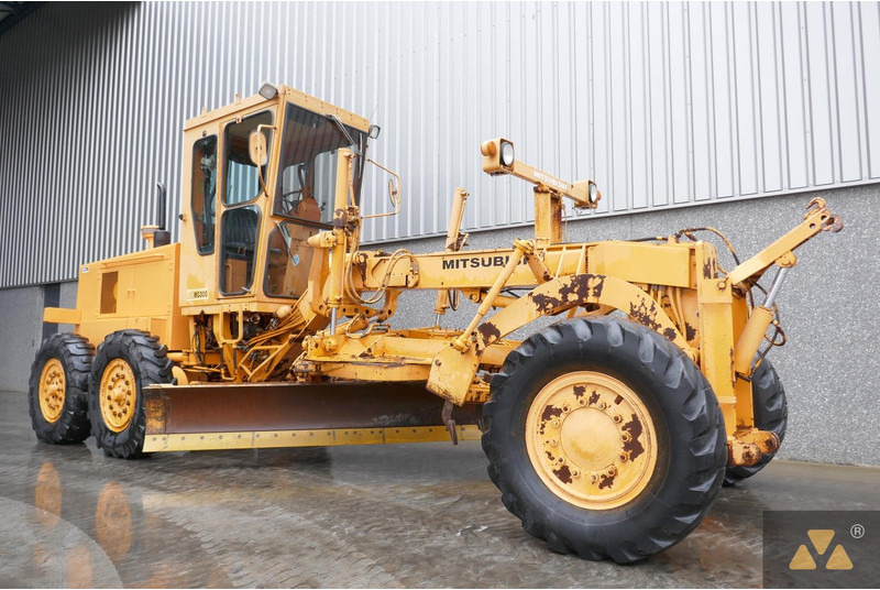 Mitsubishi MG300 - Grader: picture 3 Mitsubishi MG300 - Grader: picture 3