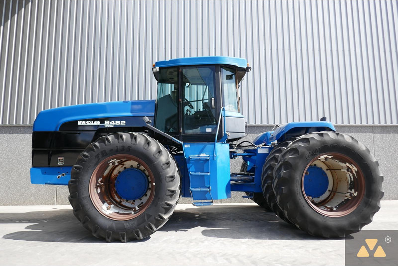 New Holland 9482 - Farm tractor: picture 1 New Holland 9482 - Farm tractor: picture 1