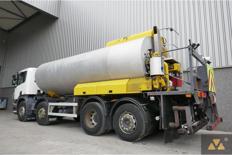 Truck Scania P380 8x2: picture 8