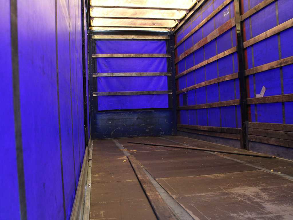Curtainsider trailer BG BGL 45: picture 8