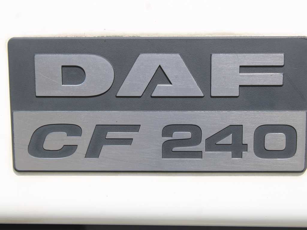 Dropside/ Flatbed truck, Crane truck DAF CF 240, HYDRAULIC ARM HMF 953 K2, PNEU 80%: picture 6 Dropside/ Flatbed truck, Crane truck DAF CF 240, HYDRAULIC ARM HMF 953 K2, PNEU 80%: picture 6