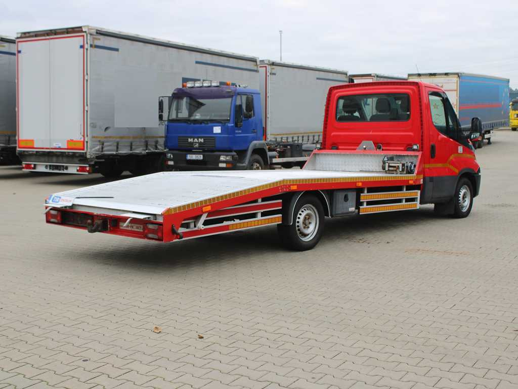 Iveco 35S18, EURO 6, WINCH, DRIVES, TIRES 80% - Tow truck: picture 4 Iveco 35S18, EURO 6, WINCH, DRIVES, TIRES 80% - Tow truck: picture 4