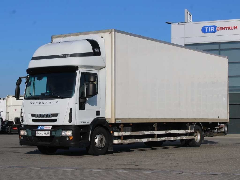 Iveco EUROCARGO 120E22, EURO 5, TAIL LIFT, PNEU 80% - Box truck: picture 1 Iveco EUROCARGO 120E22, EURO 5, TAIL LIFT, PNEU 80% - Box truck: picture 1