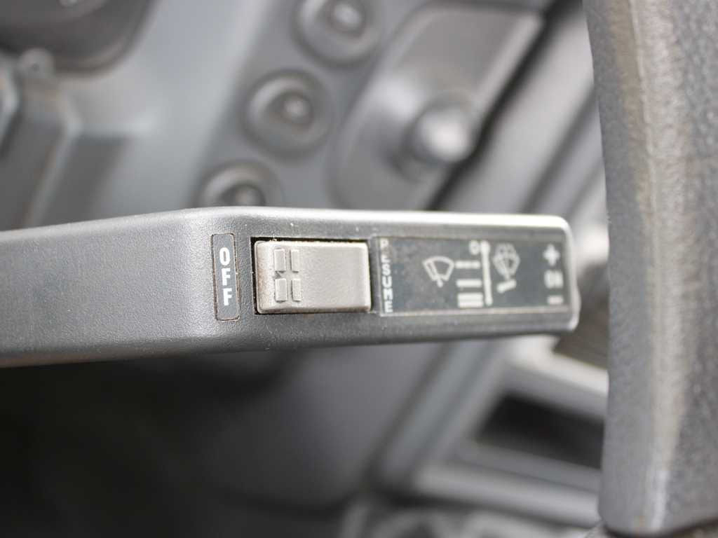 Curtainsider truck Iveco EUROCARGO 75E18, EURO 4, PNEU 80%: picture 14