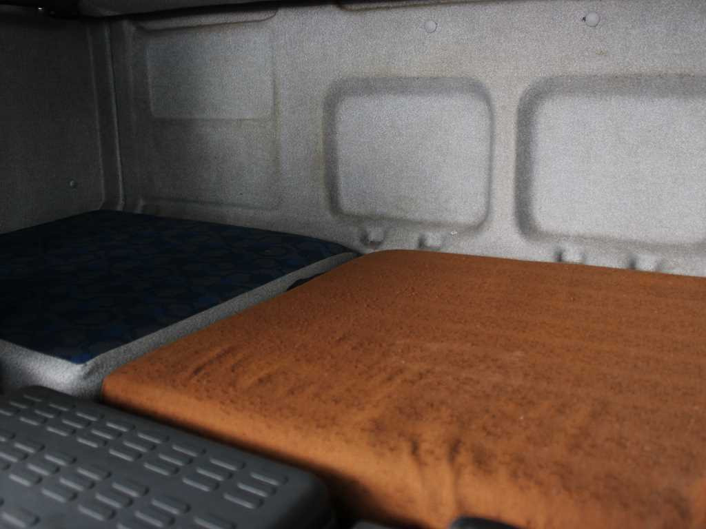 Curtainsider truck Iveco EUROCARGO 75E18, EURO 4, PNEU 80%: picture 19