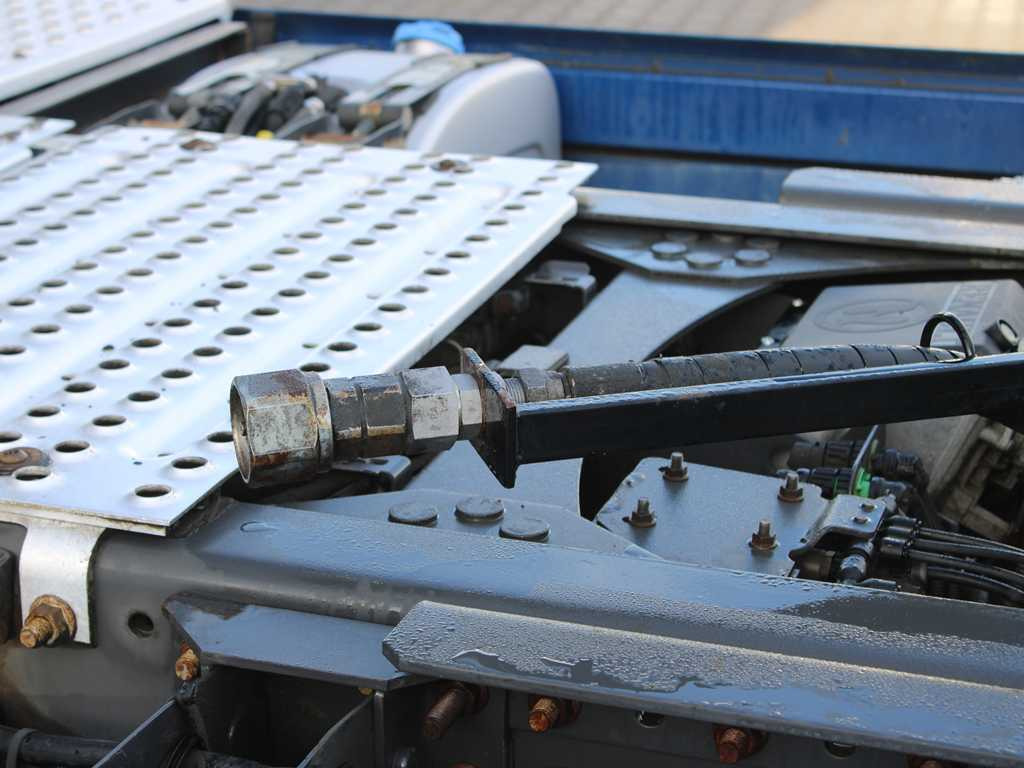 Tractor unit Renault MAGNUM 520, EURO 5EEV, HYDRAULIC, RETARDER: picture 6