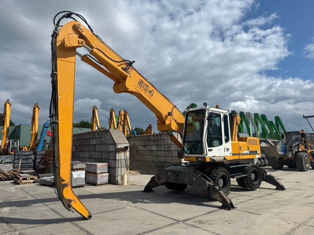 Waste/ Industry handler Liebherr A 904: picture 7