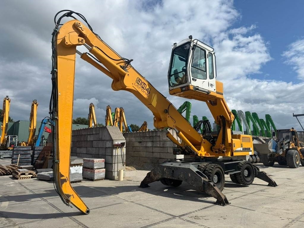 Liebherr A 904 - Waste/ Industry handler: picture 2 Liebherr A 904 - Waste/ Industry handler: picture 2