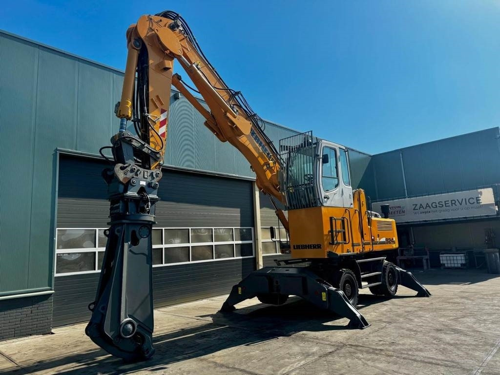 Waste/ Industry handler Liebherr A 924 C: picture 7