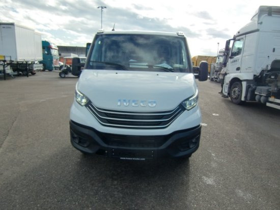 Iveco Daily 40 - 180 Fahrgestell, E6 Automatik mehrere Einheiten verfügbar - Cab chassis truck: picture 2 Iveco Daily 40 - 180 Fahrgestell, E6 Automatik mehrere Einheiten verfügbar - Cab chassis truck: picture 2