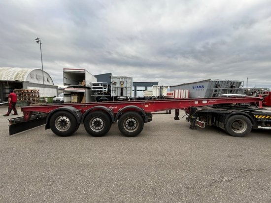 Menci ALU-Tankwagenchassi, Liftachse, SAF Achsen - Chassis semi-trailer: picture 3 Menci ALU-Tankwagenchassi, Liftachse, SAF Achsen - Chassis semi-trailer: picture 3