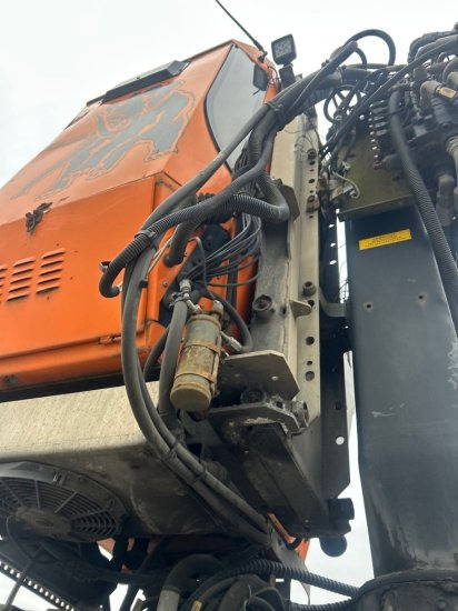 Container transporter/ Swap body trailer Plateau-Wechselpritsche mit Loglift 140S inkl. Rotator und Greifer: picture 13