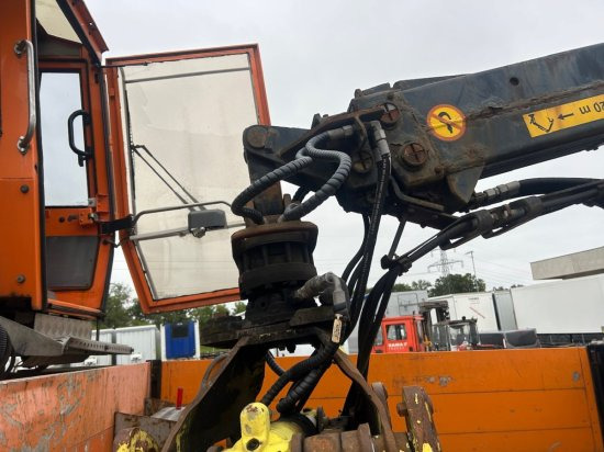 Container transporter/ Swap body trailer Plateau-Wechselpritsche mit Loglift 140S inkl. Rotator und Greifer: picture 10