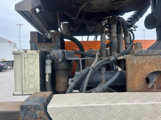 Container transporter/ Swap body trailer Plateau-Wechselpritsche mit Loglift 140S inkl. Rotator und Greifer: picture 15