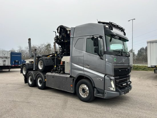 Volvo FH 16 650 6x4 Langholzzug + Doll M2K-9L Nachläufer mit Palfinger Epsilon S260C96, I-Shift, Retarder, - Timber truck, Crane truck: picture 3 Volvo FH 16 650 6x4 Langholzzug + Doll M2K-9L Nachläufer mit Palfinger Epsilon S260C96, I-Shift, Retarder, - Timber truck, Crane truck: picture 3